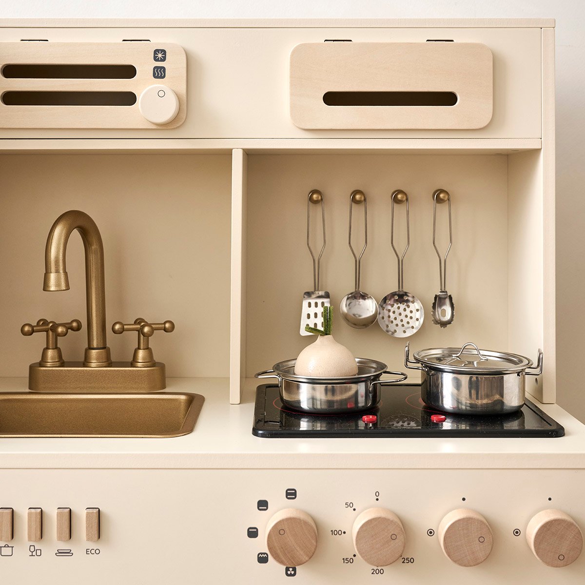 Cuisine en bois enfant XL «Noisette» – 9 accessoires incl. NOISETTE beige, PETITE AMELIE