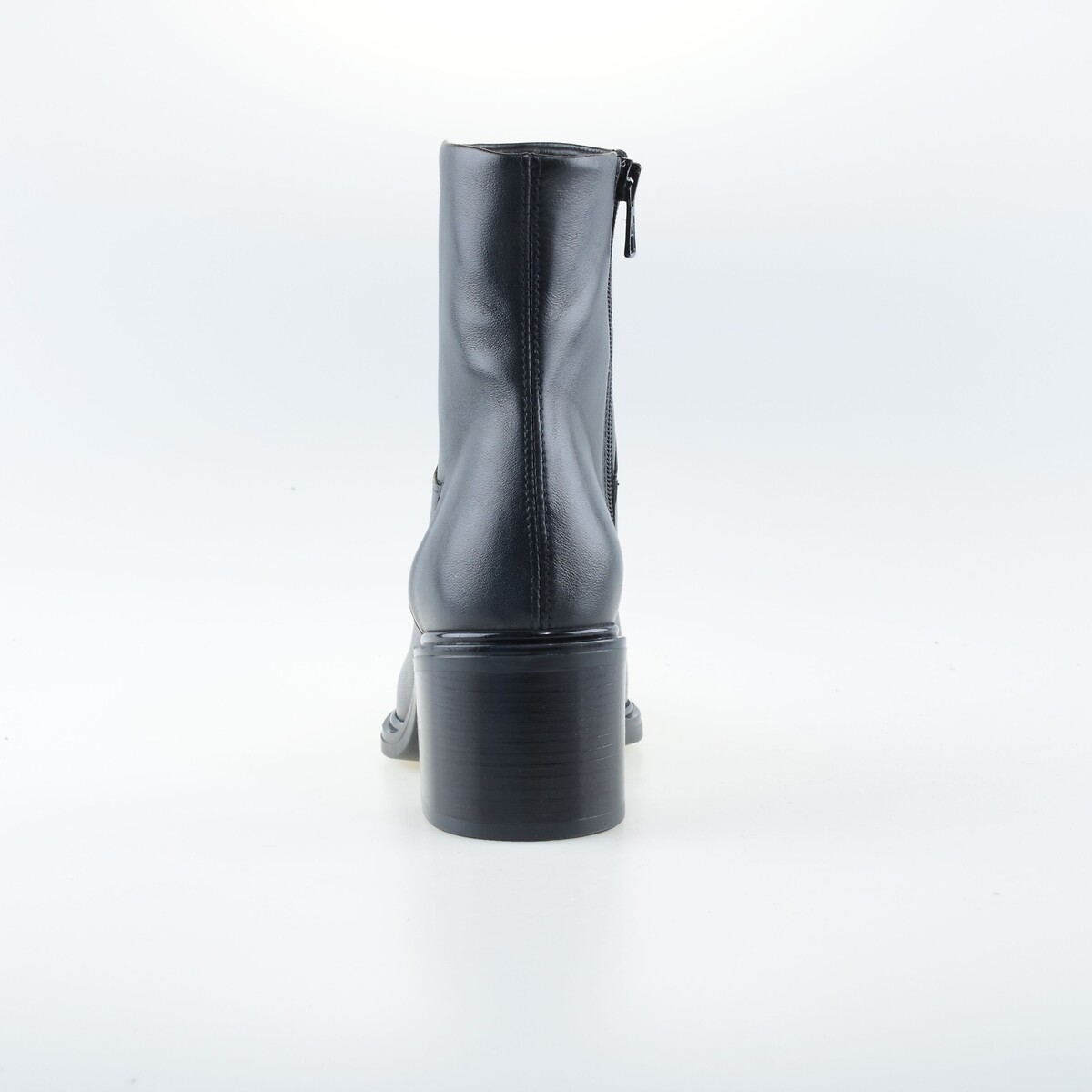 Botas pontiagudas, em pele preto , MJUS