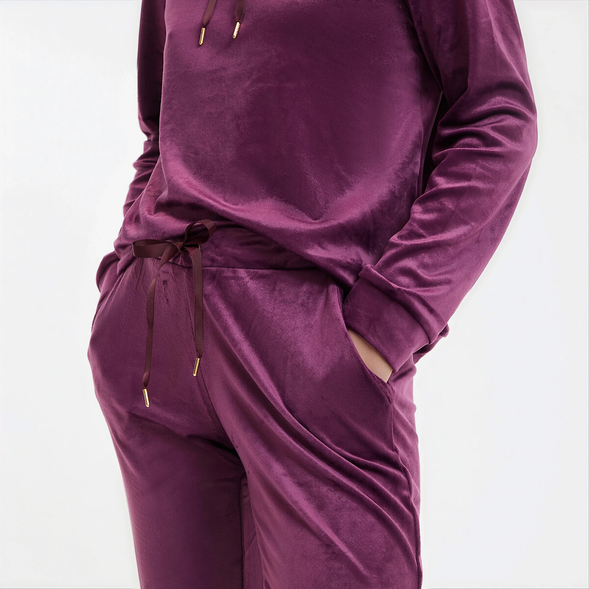 Pyjama en velours prune, ANNE WEYBURN