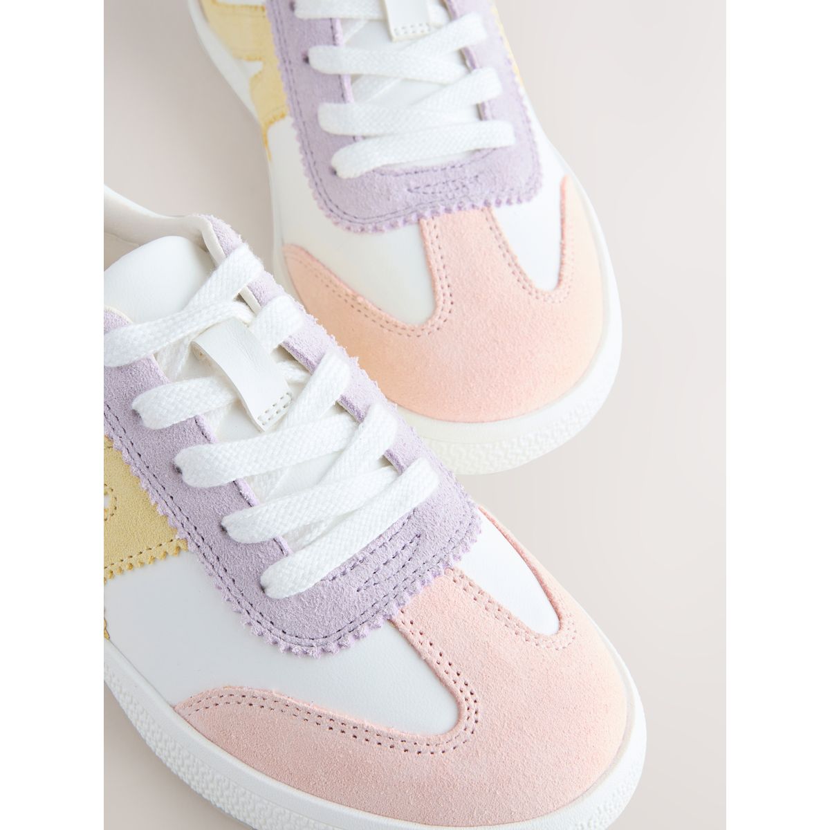 Baskets style rétro pastel multicolore, NEXT