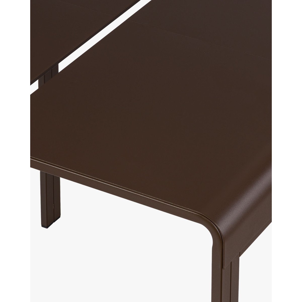 Table Oto 80 x 80 cm - métal pour extérieur, 4 personnes marron cacao, NOO.MA