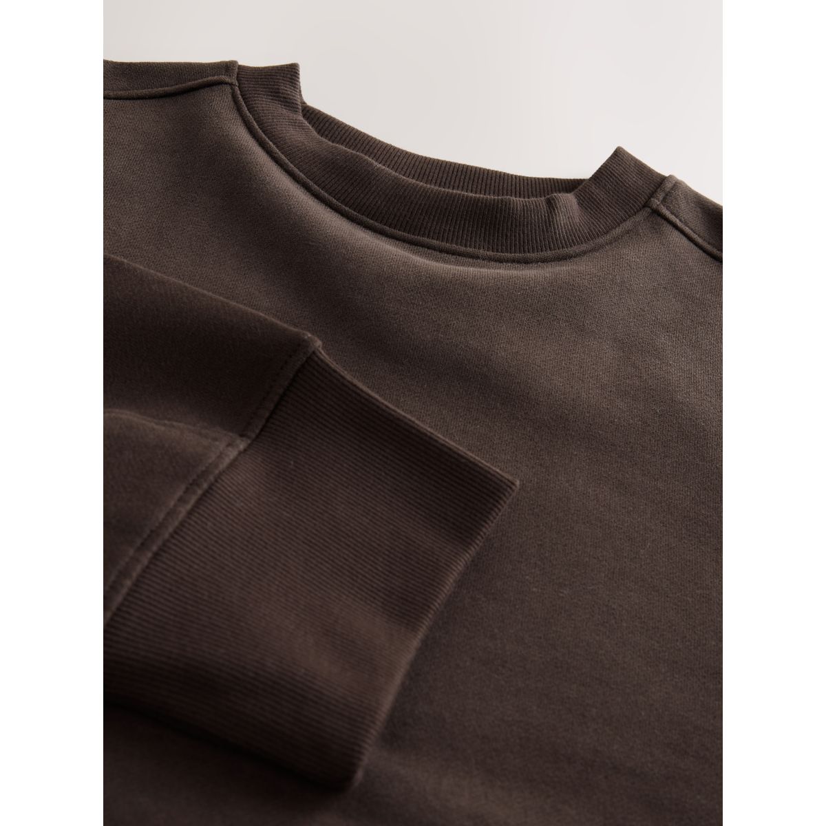 Sweat côtelé col rond manches longues marron chocolat, NEXT