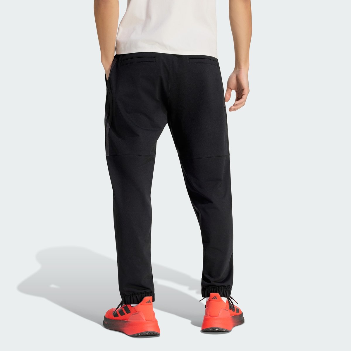 Pantalon Ingénieurs Et Équipe Marketing Audi Revolut F1 Team black, adidas Performance