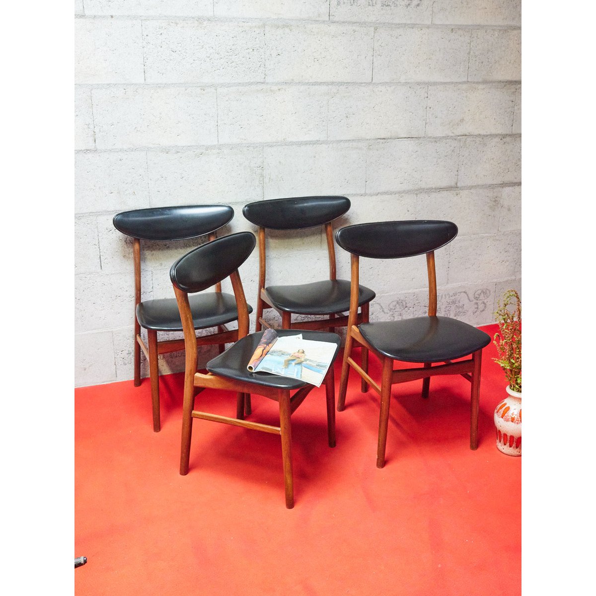 Lot de 4 chaises scandinaves Alma N°1624 - Bon état noir, DEBONGOUT