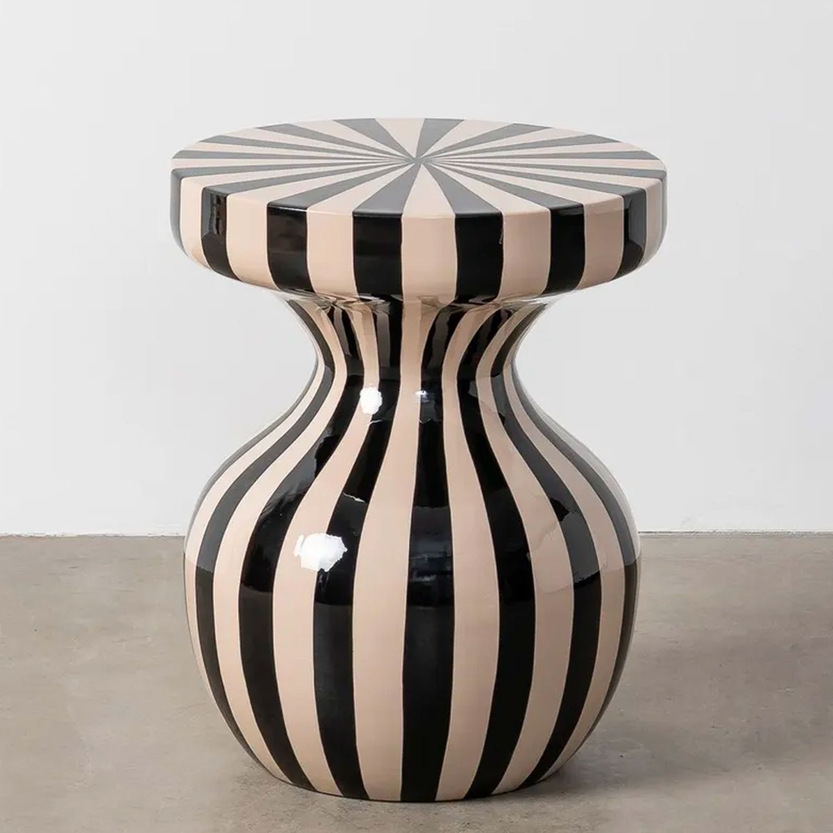 Table d'appoint résine noire et blanche 38x38x47cm noir, WADIGA