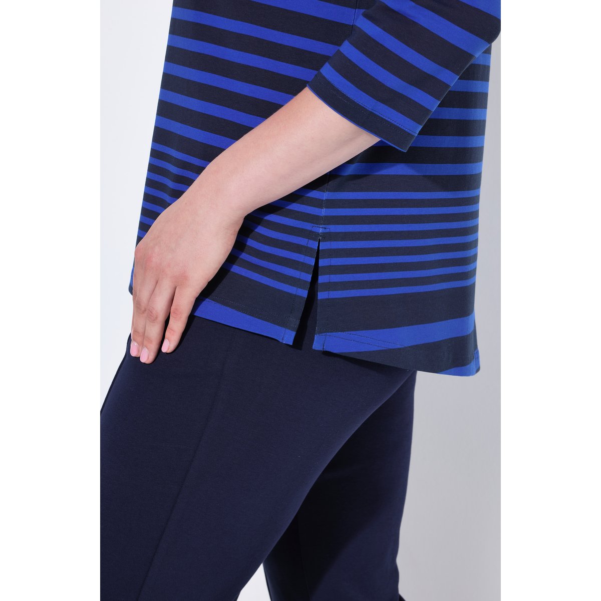 T-shirt rayé. Manches 3/4 et col rond. Coupe marine, ULLA POPKEN
