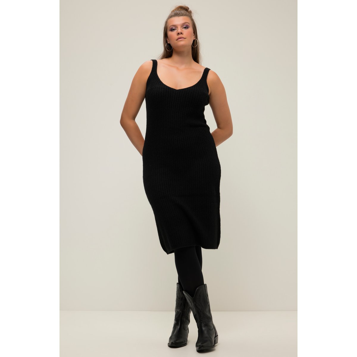 Robe en maille côtelé noir, STUDIO UNTOLD