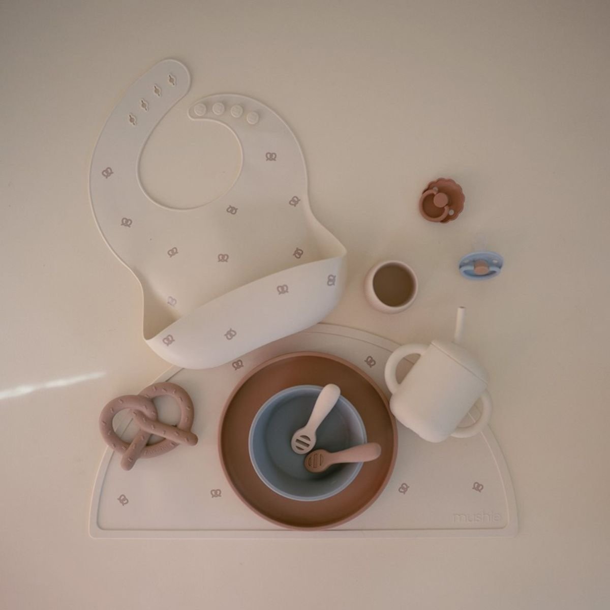Set de table en silicone ecru, marron, MUSHIE