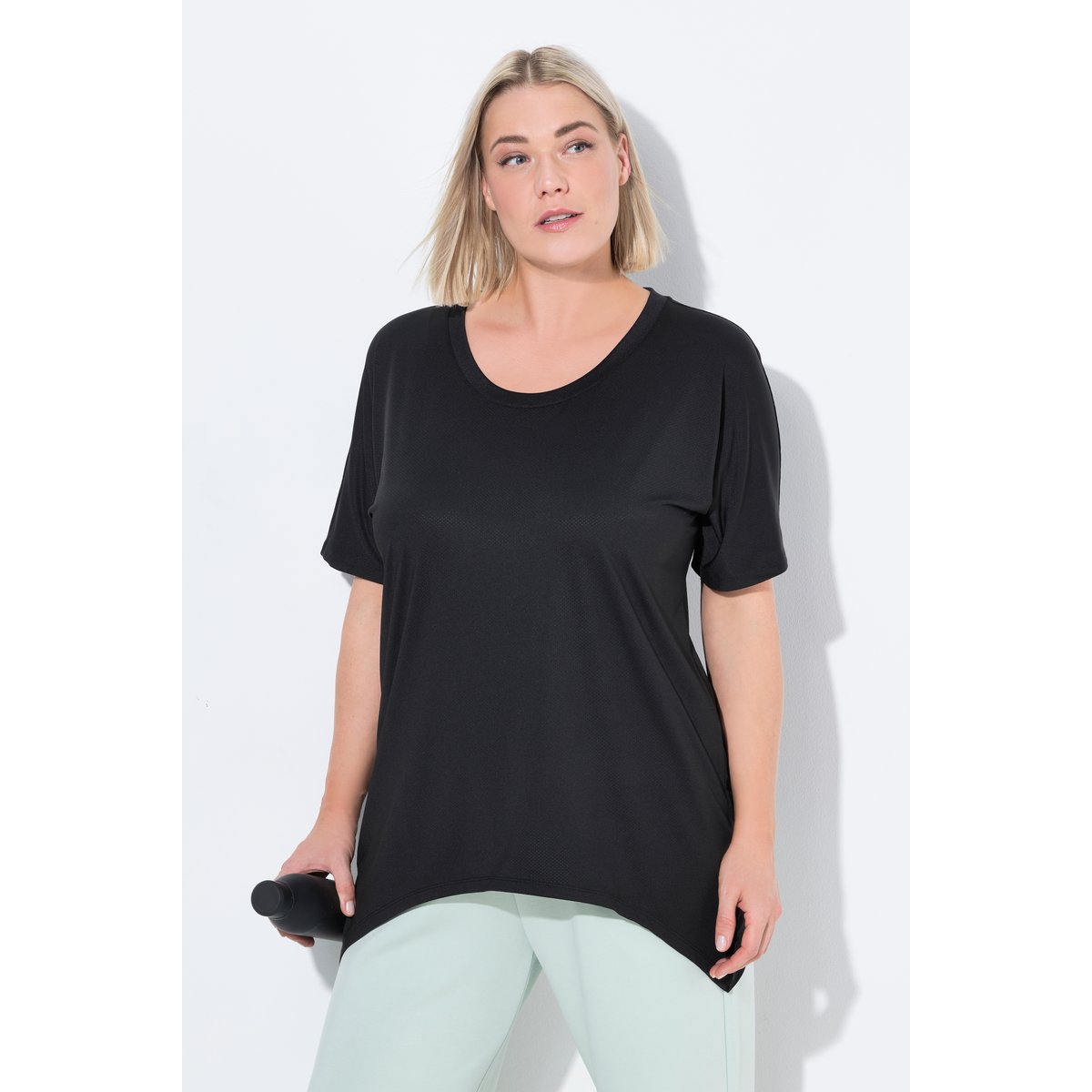 T-shirt technique. Col rond et noir, ULLA POPKEN