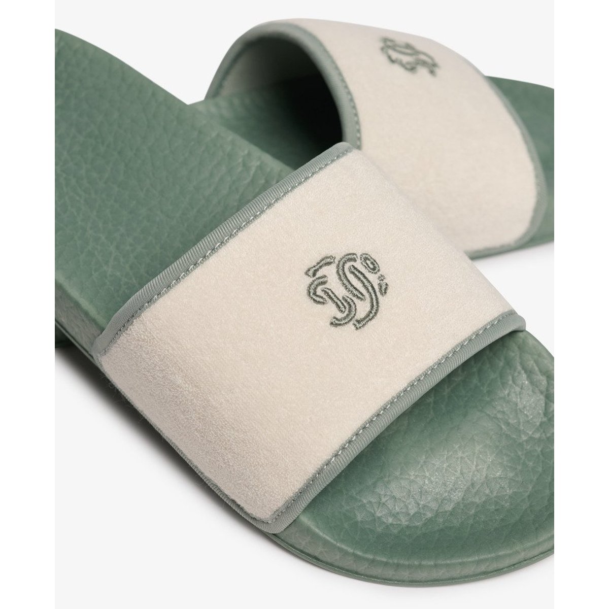 Claquettes de Piscine en Éponge vert jade clair/blanc cassé, SUPERDRY