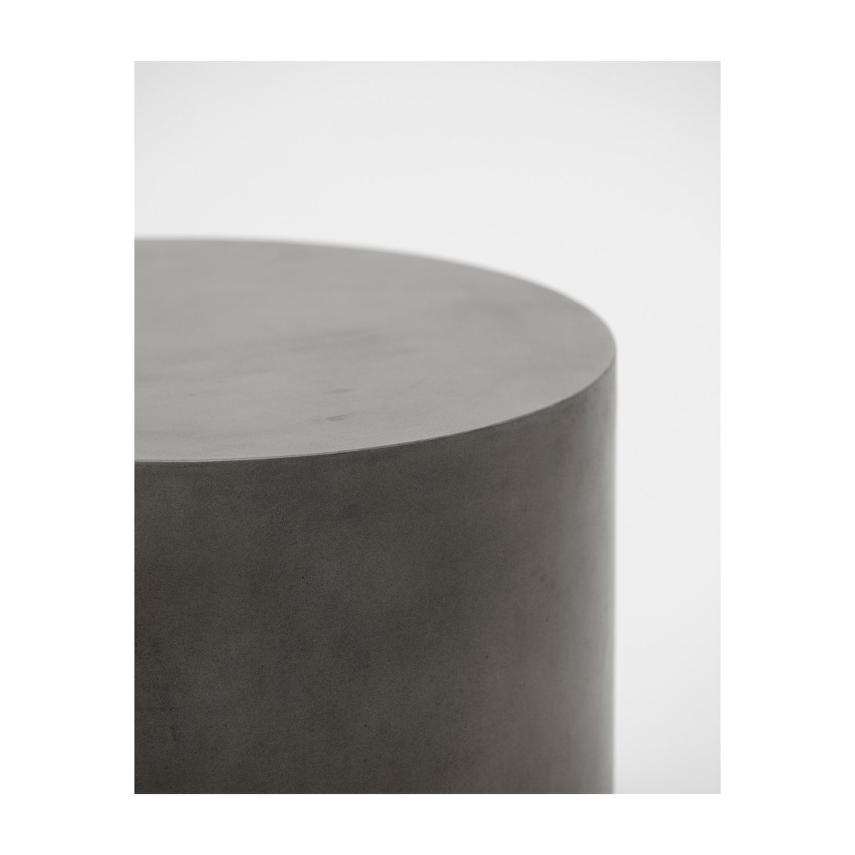 Table en béton Out h 35 cm gris, HOUSE DOCTOR