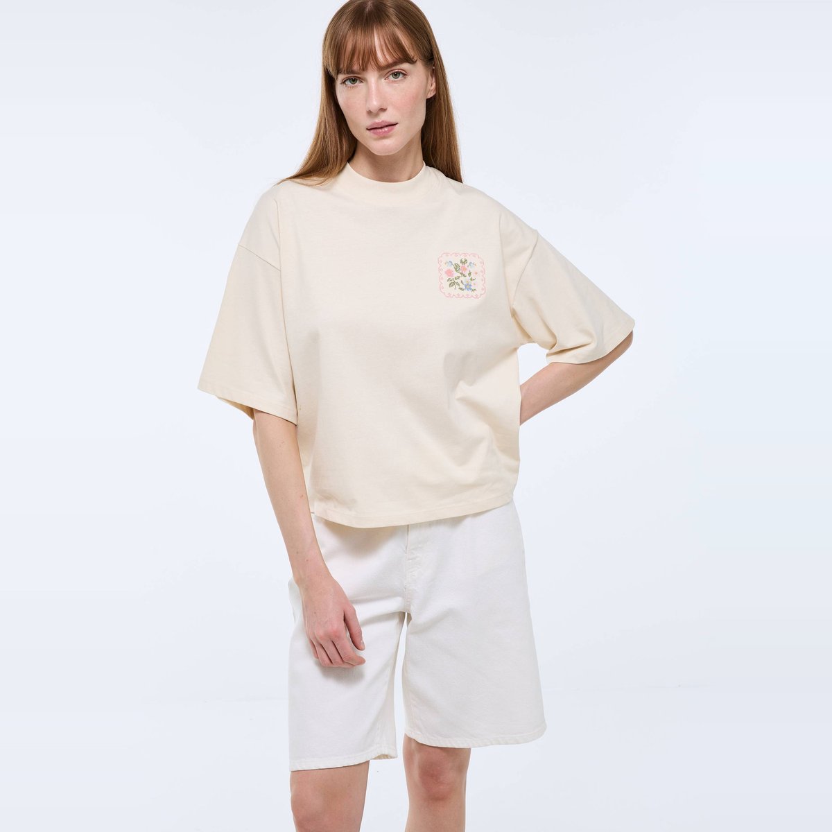 T-shirt à manches courtes avec broderie placée en coton BIO GOTS butter cream, MONOPRIX
