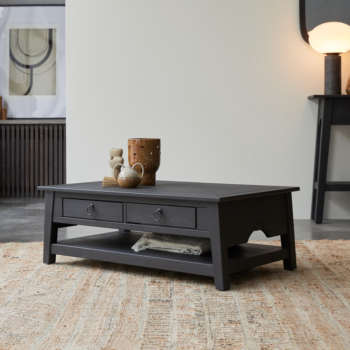 Table basse en Pin massif, THAKI BLACK noir, TIKAMOON