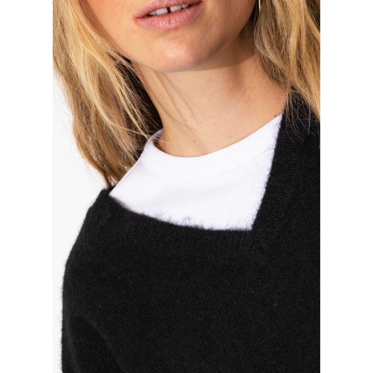 Pull col V noir, PROMOD