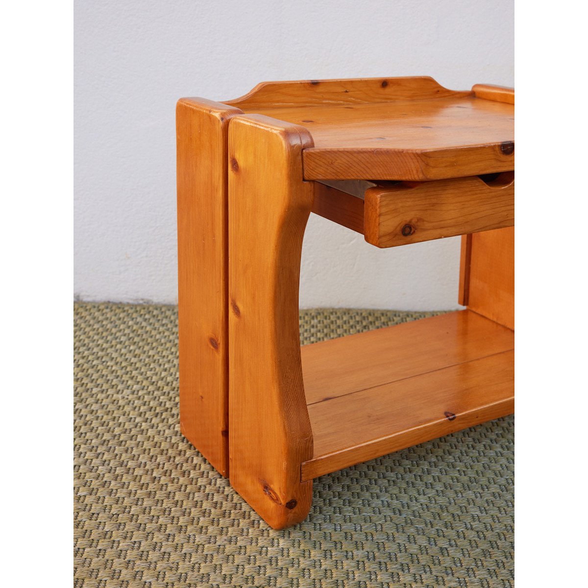 Paire de table de chevets en pin Maïa N°1583 - Bon état bois clair, DEBONGOUT
