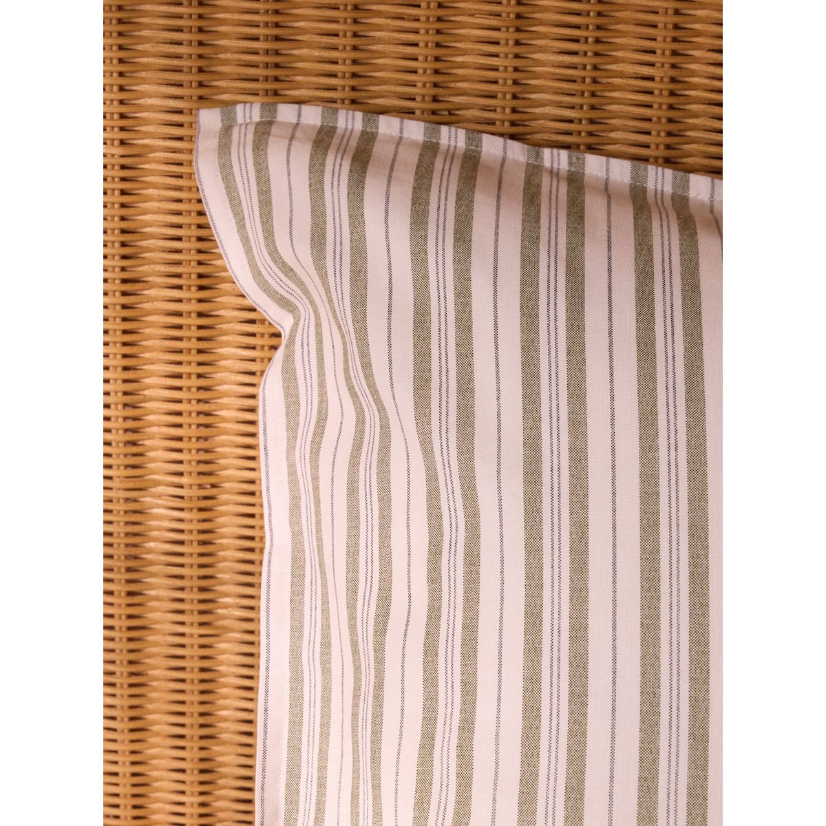 Taie d'oreiller coton tramé aspect lin "TRANSAT" rayure bleu/kaki, CYRILLUS