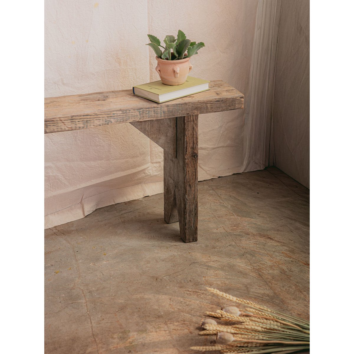 Banc de ferme en bois brut blanchi Antoine N°505 - Bon état bois clair, DEBONGOUT