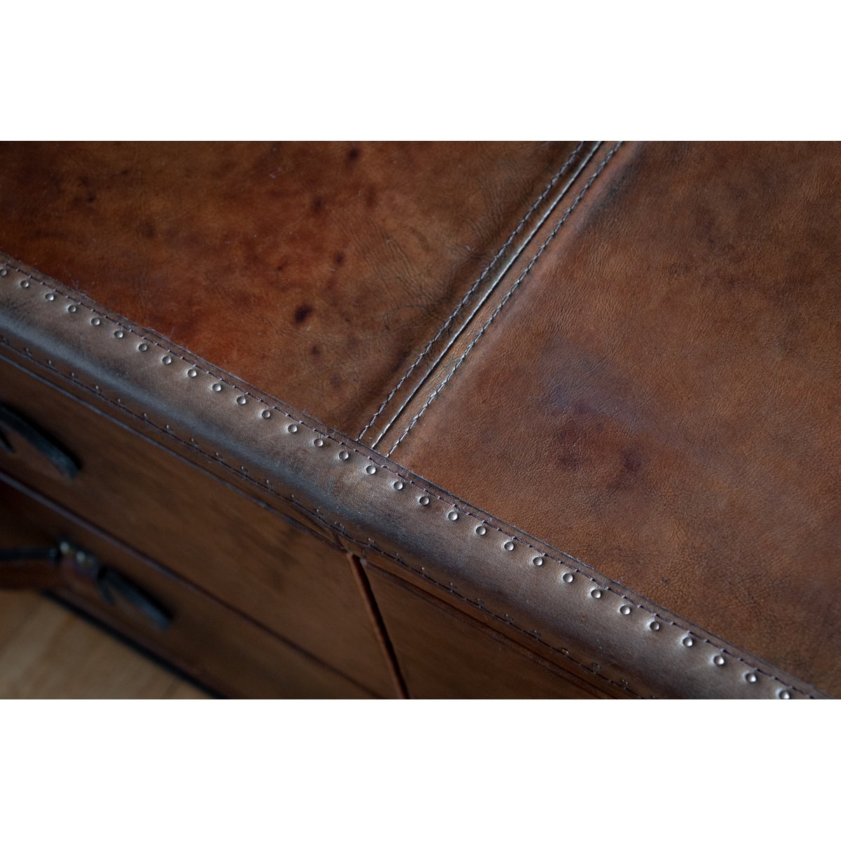 Table basse en cuir GOLDFIELD marron, PRODUIT INTERIEUR BRUT