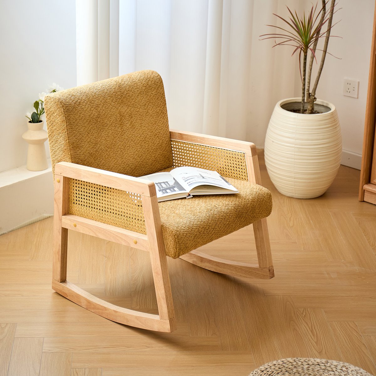 Rocking chair bois massif, rotin et tissu, BORGO jaune, NORDLYS