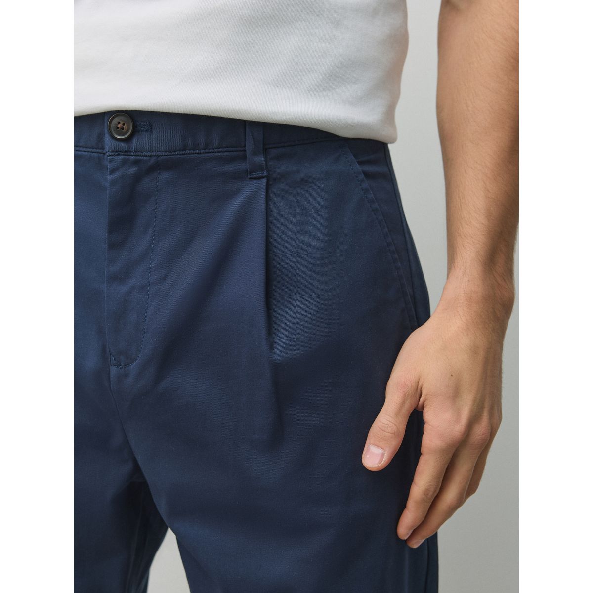Pantalon chino stretch en coton majoritaire bleu marine, NEXT