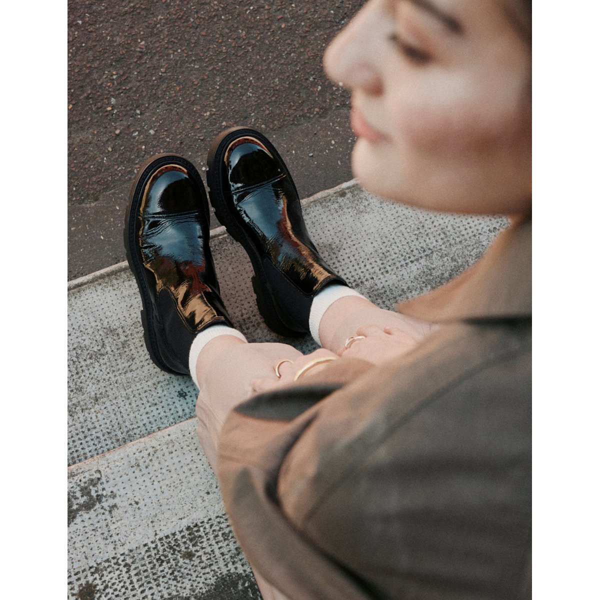 Bottines KARI cuir plissé verni noir, ODAJE