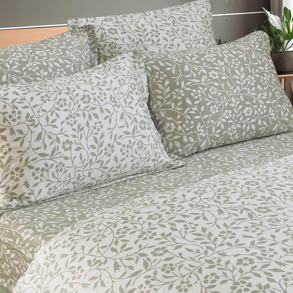 Lot de 2 taies d'oreiller en satin de coton 120 fils ELOQUENCE sauge, SENSEI MAISON