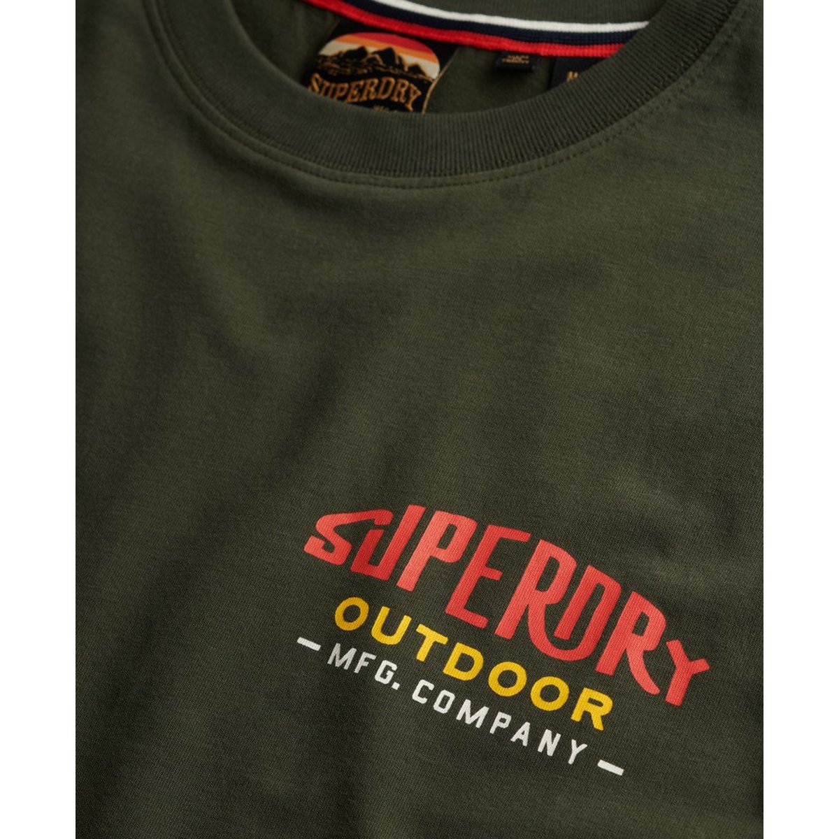 T-shirt décontracté Mountain vert olive surplus goods, SUPERDRY