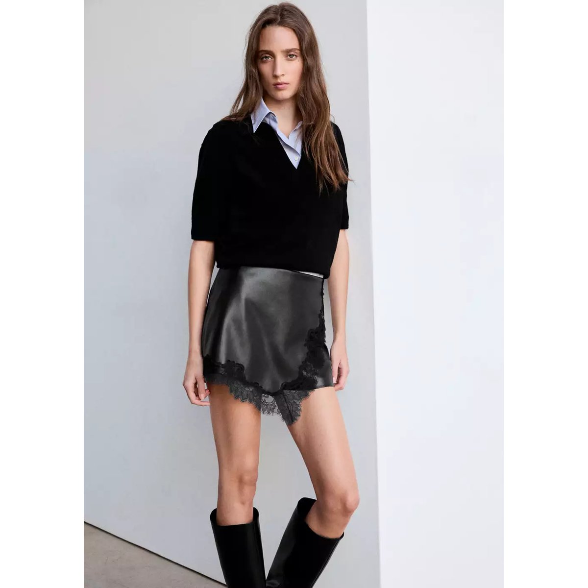 Jupe short cuir synthétique noir, MANGO