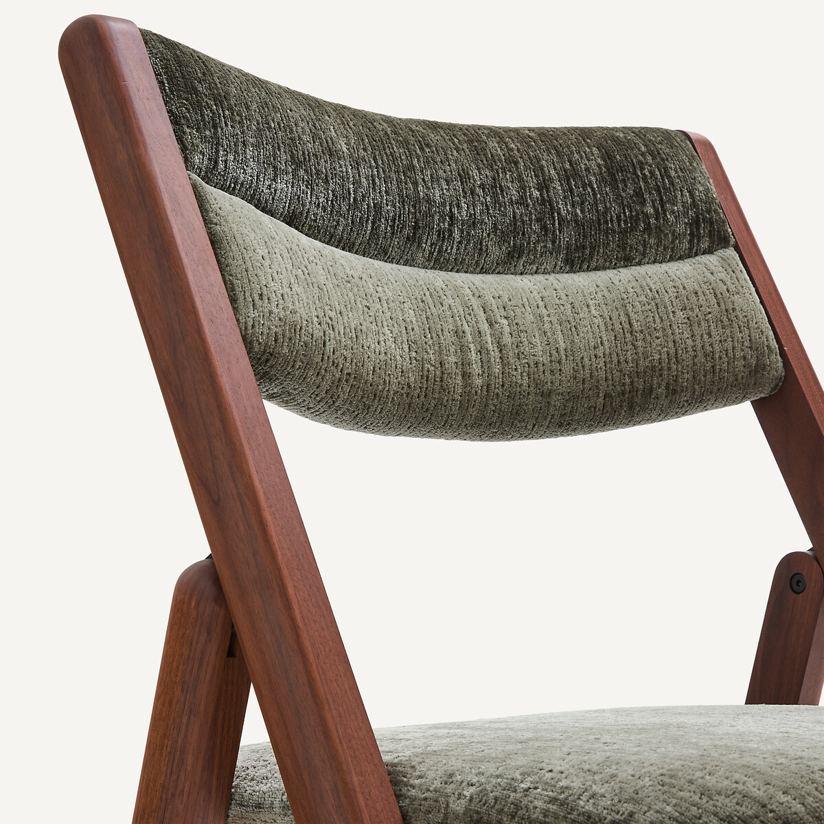 Chaise pliante, en noyer massif et tissu velours, CAMMINATA kaki, EMMANUEL GALLINA X AM.PM
