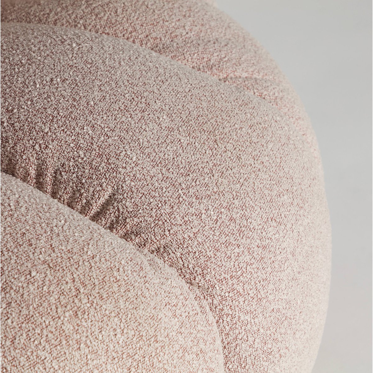 Fauteuil enveloppant collection VACIO rose pâle, RECOLLECTION