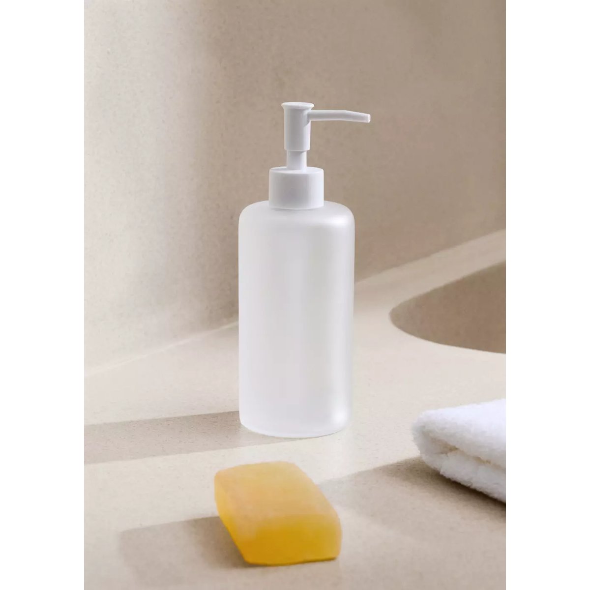 Distributeur de savon en verre dépoli blanc, MANGO HOME