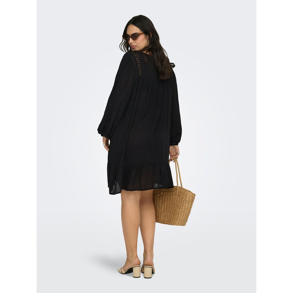 Robe black 1, ONLY CARMAKOMA