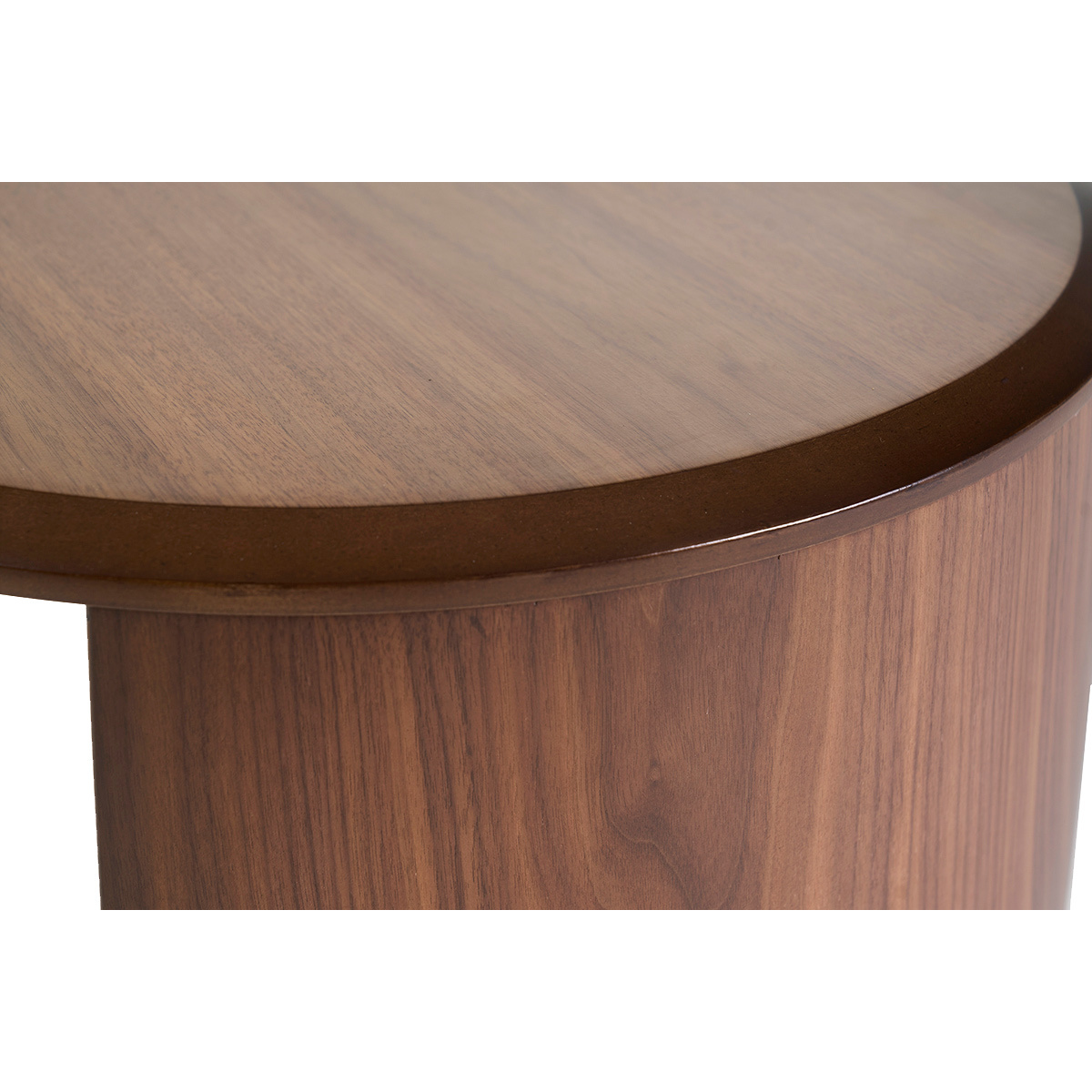 Table basse design ovale en bois foncé noyer L120 cm ASSA couleur unique, MILIBOO