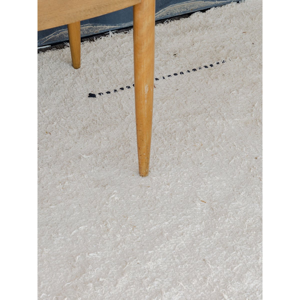 Lot de 5 chaises en bois et tissu beige Alma N°1489 - Bon état bois clair, DEBONGOUT