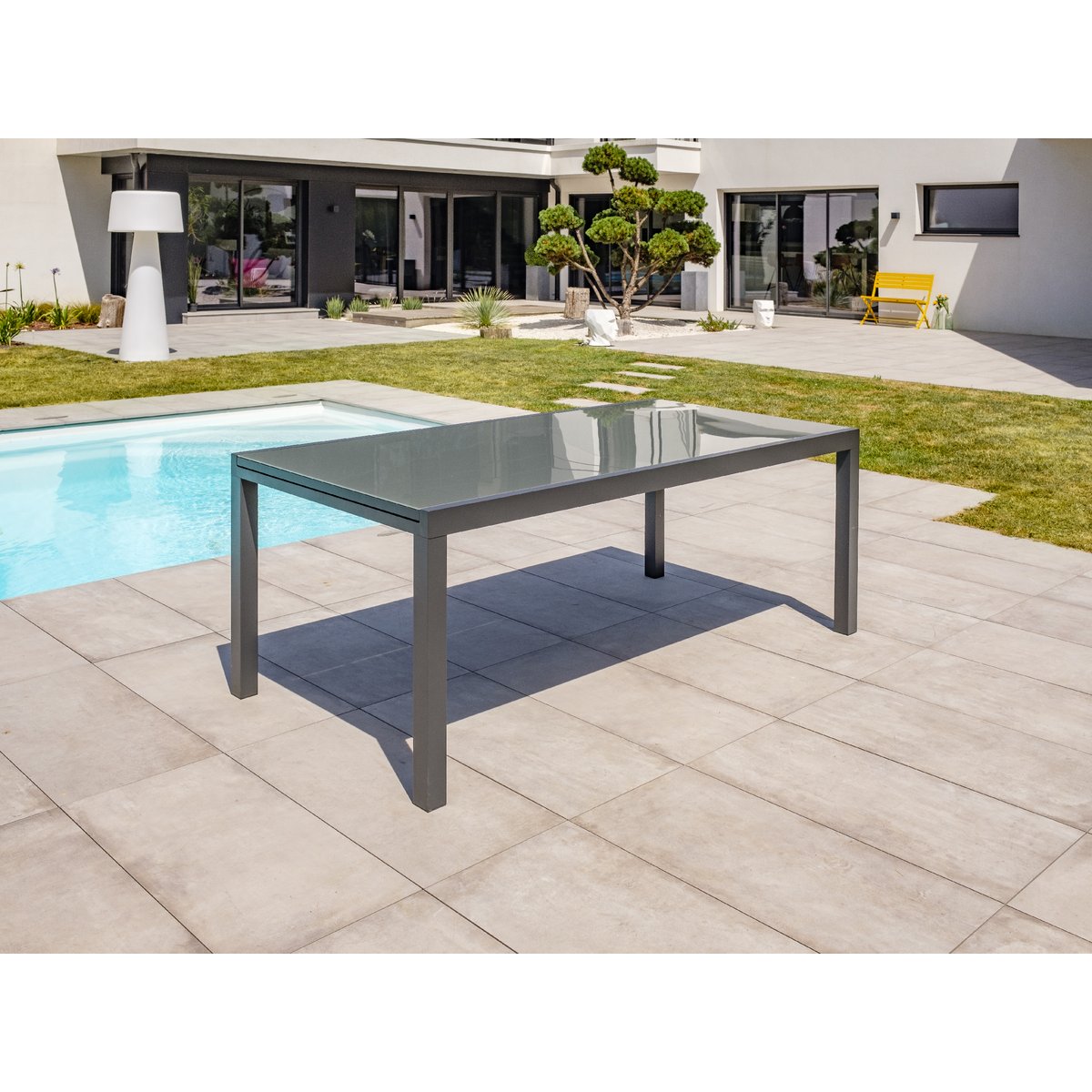 Ensemble repas 8 à 12 places en aluminium et plateau verre TOLEDE gris anthracite, DCB GARDEN