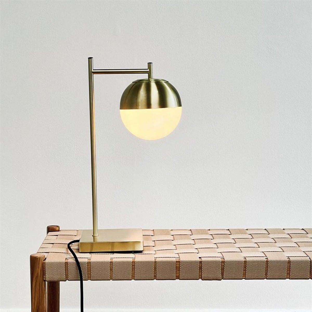 Lampe à poser en Métal brass Caen brass, DYBERG LARSEN