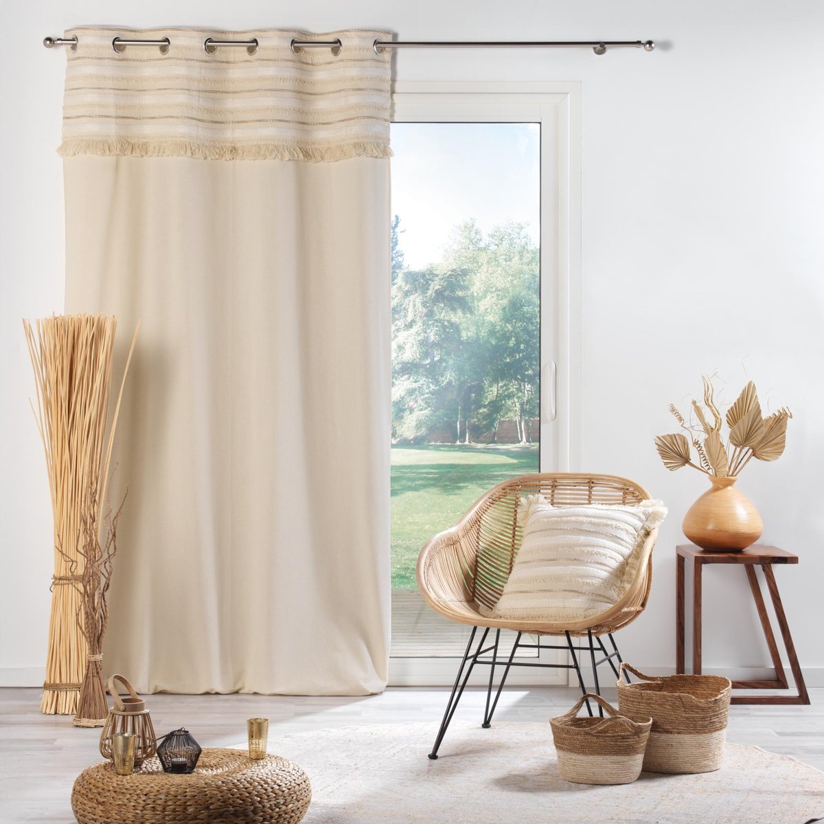 Coussin déhoussable en coton tissé avec franges et rayures en relief naturel, DOUCEUR D'INTÉRIEUR