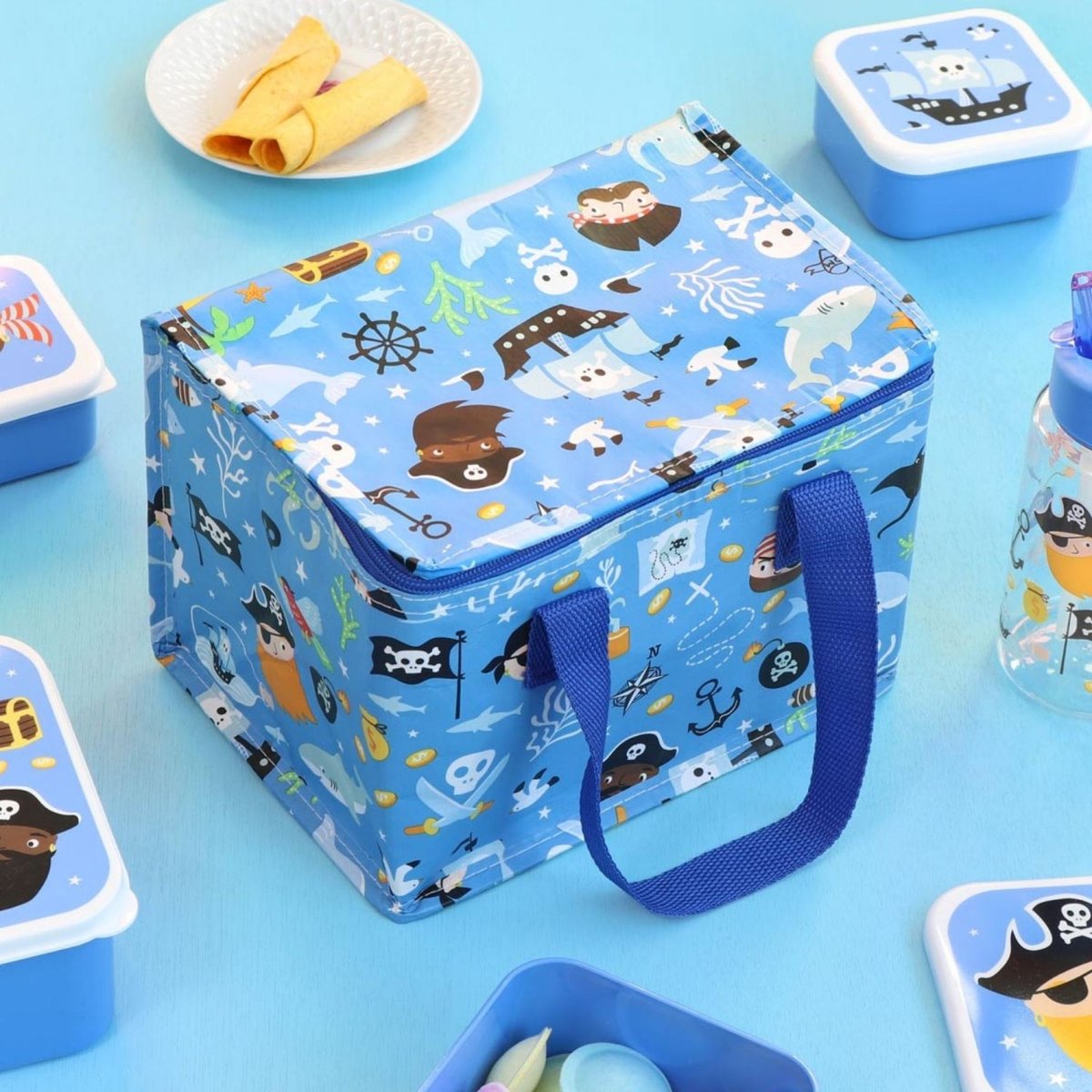 Sac repas isotherme enfant 5,5 L bleu pirates, A LITTLE LOVELY COMPANY