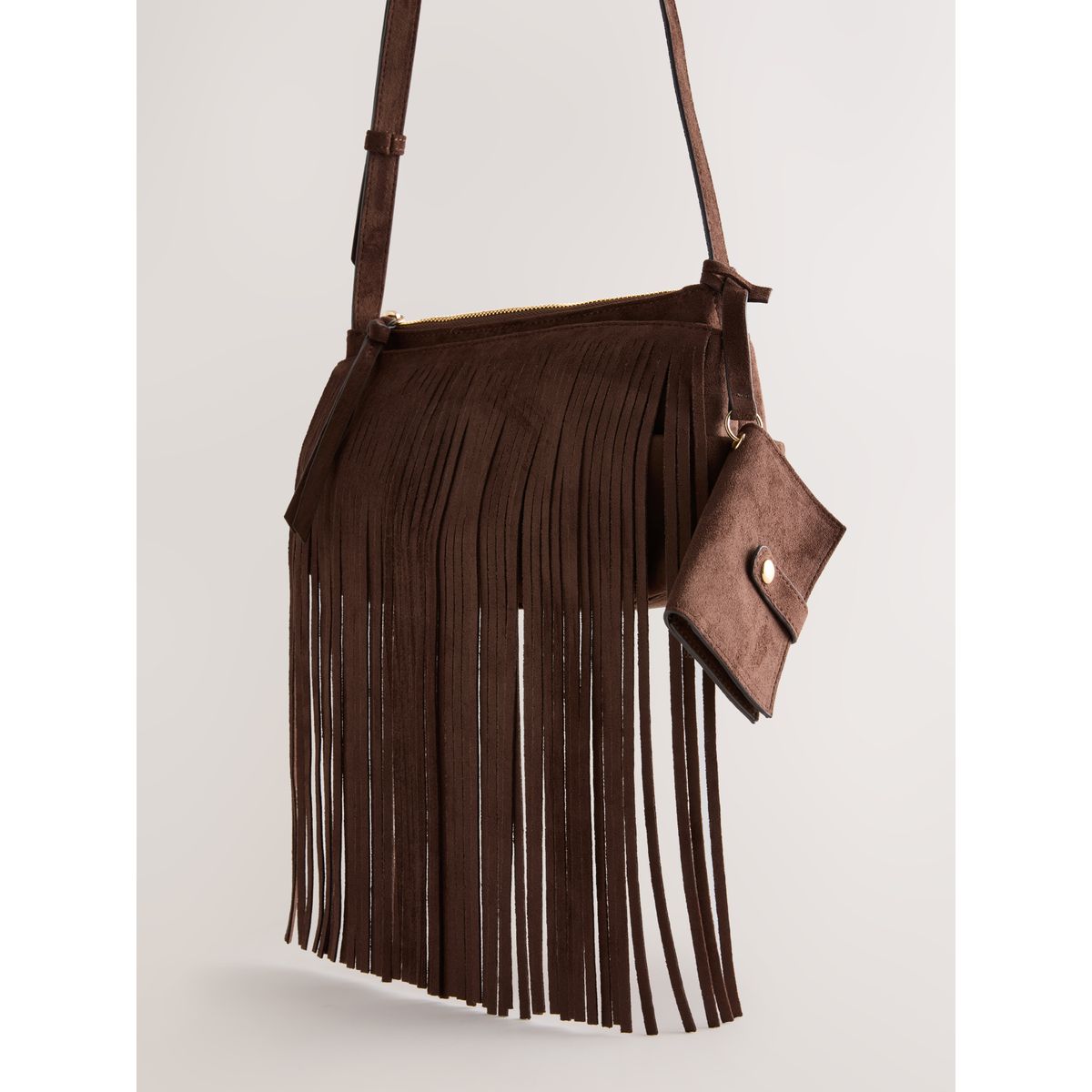 Sac à bandoulière en daim franges marron chocolat, NEXT