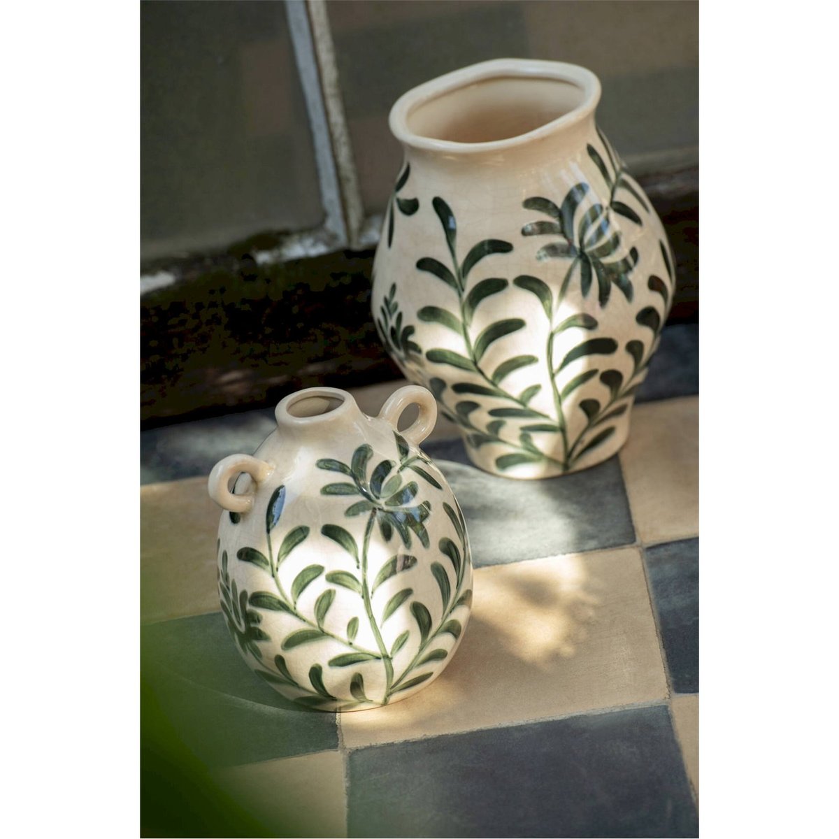 Vase feuille en poterie fait main vert foncé et blanc cassé, RECOLLECTION