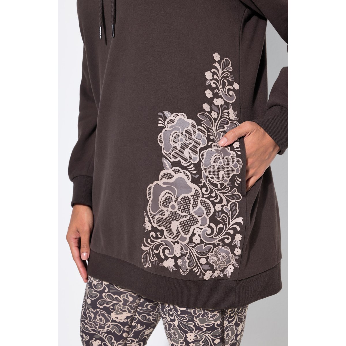 Sweat-shirt oversize, motif à fleurs acajou, ULLA POPKEN