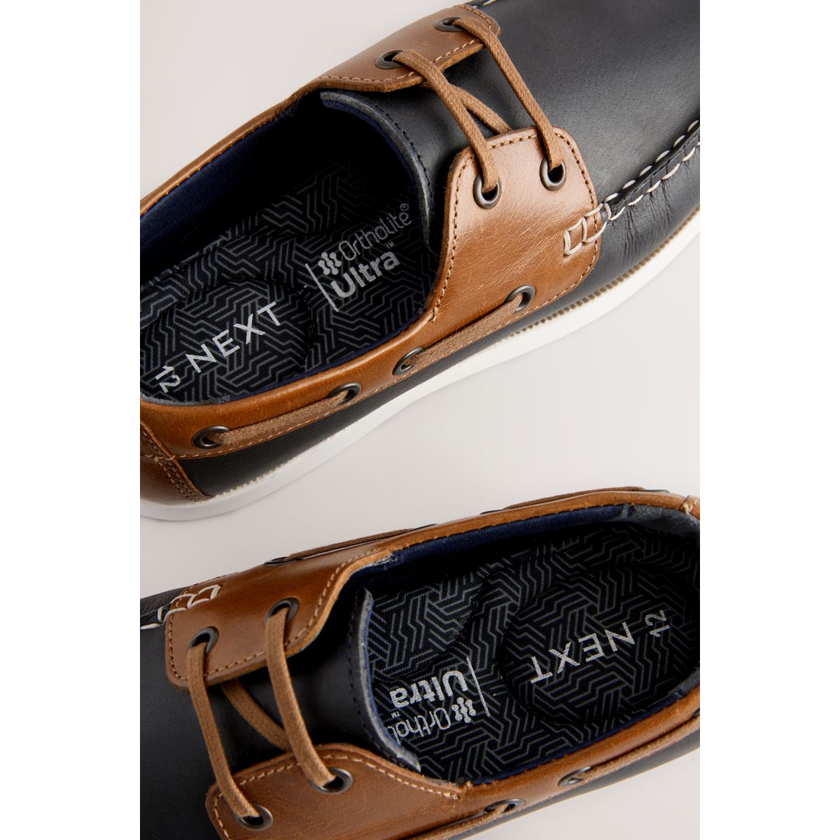 Chaussures de bateau en cuir bleu marine, NEXT