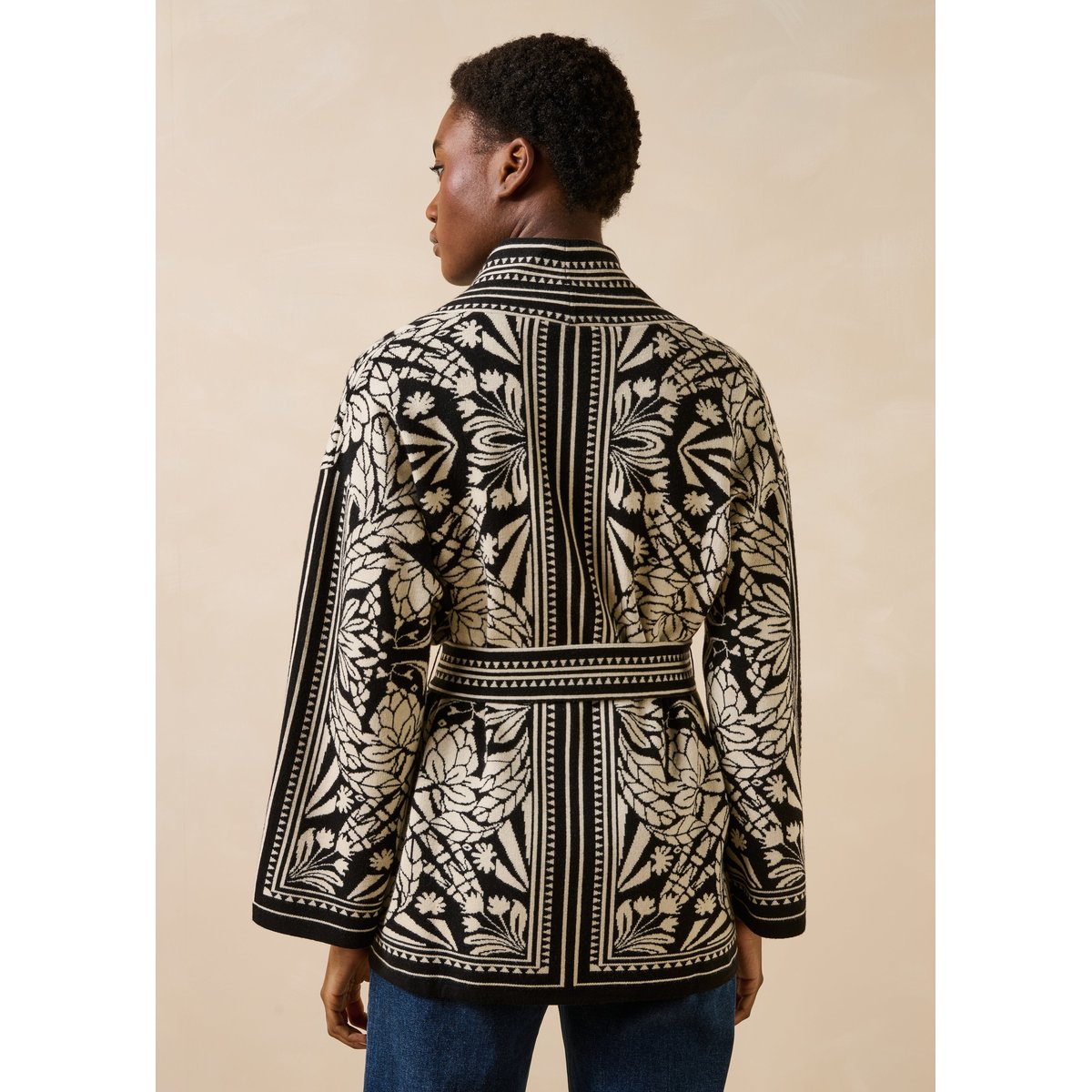 Gilet mi-long en maille jacquard bicolore noir/blanc, LA FEE MARABOUTEE