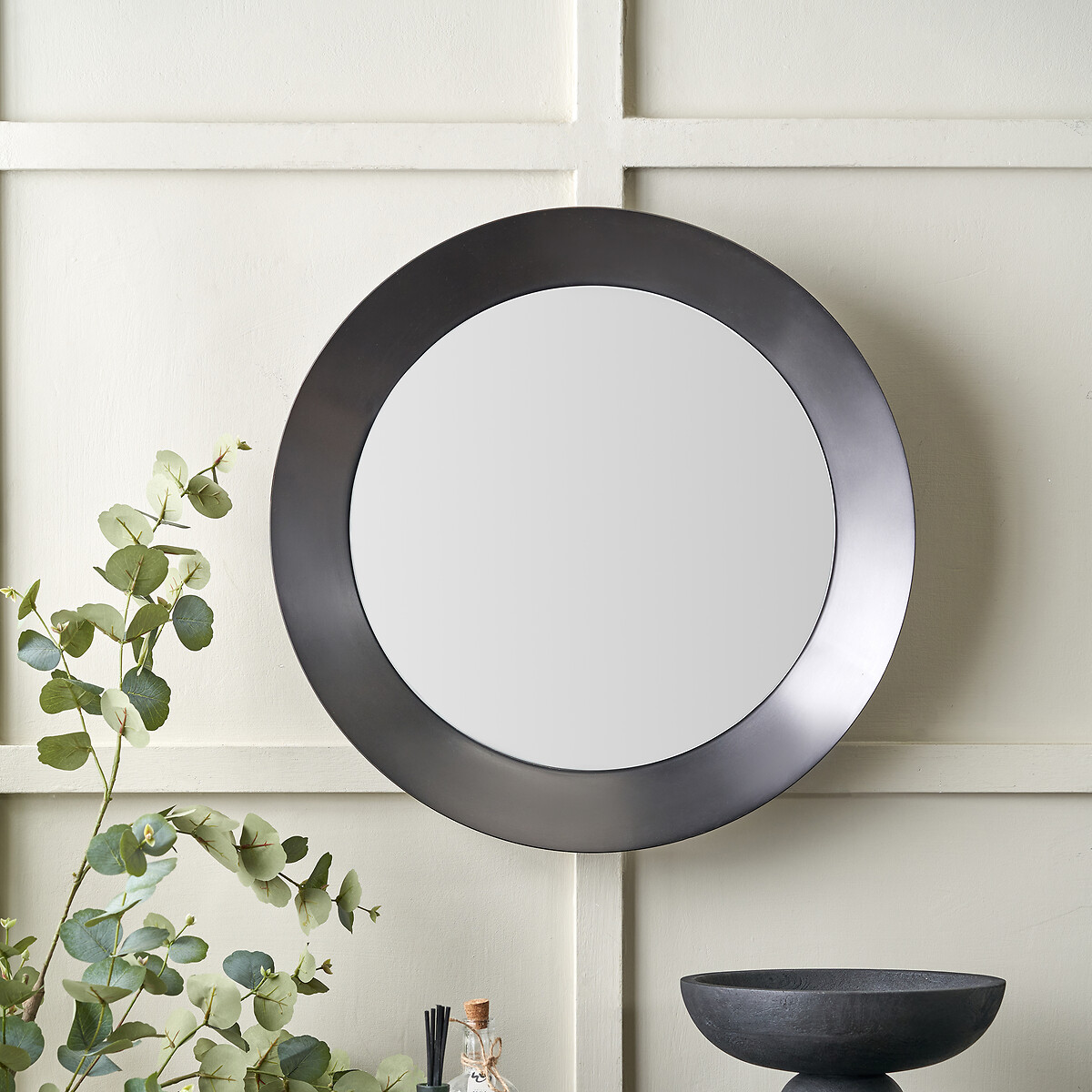 60cm Round Metal Angled Frame Mirror in Graphite graphite, ÉDITÉ