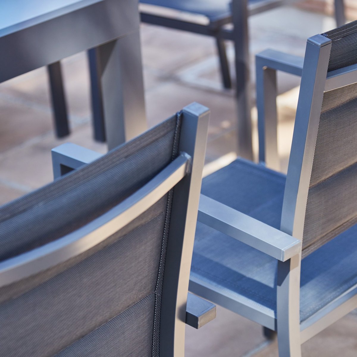 Salon de jardin, 4 chaises, TOKYO gris foncé, DEFORA HOME