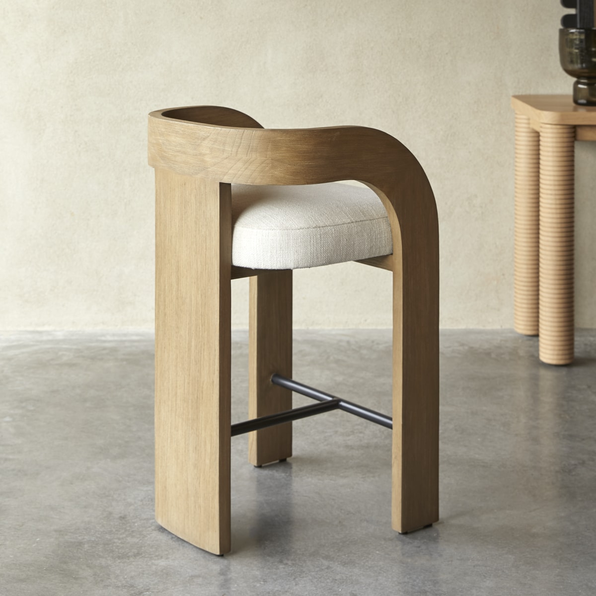 Tabouret de bar en Mindi clair massif, BOTI beige, TIKAMOON
