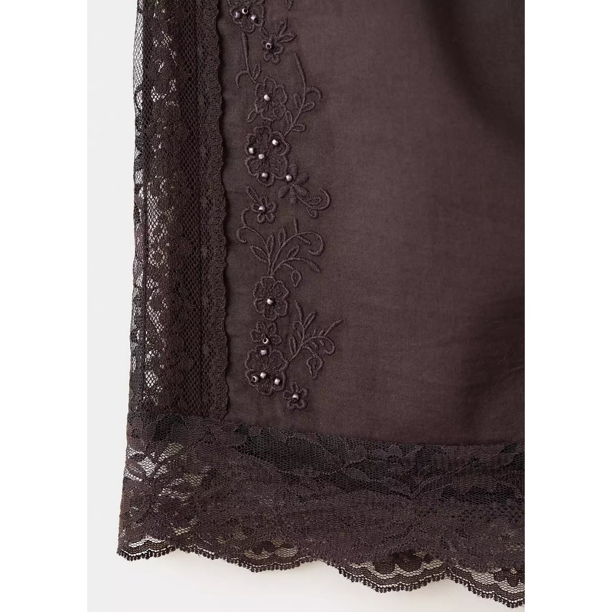 Short droit détail dentelle marron, MANGO