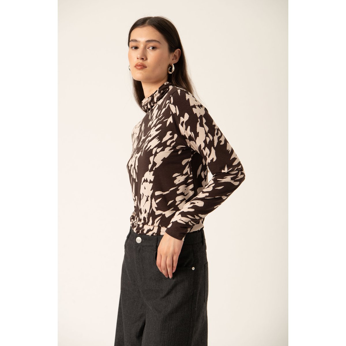 T-shirt à manches longues marron chocolate torte leave print, SOAKED IN LUXURY
