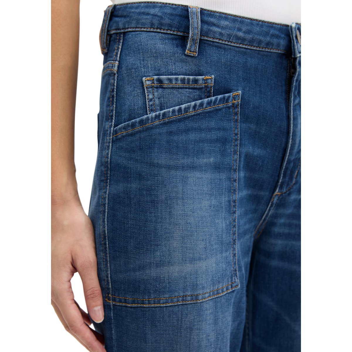 Jeans modèle Iva boyfriend en doux denim Cashmere Touch bleu foncé, MARC O'POLO