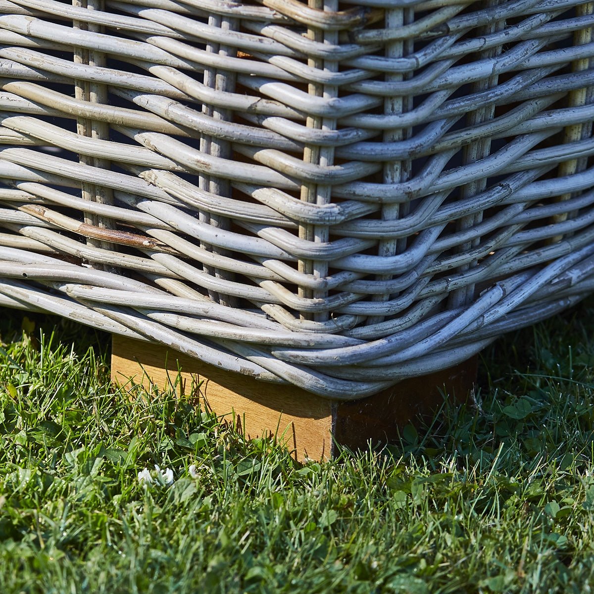 Fauteuil de jardin en kubu avec pouf MUSA naturel, BERAH GETAH